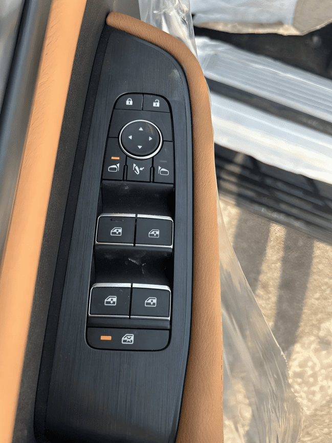 
								Nissan Patrol LE Titanium 3.5L full									